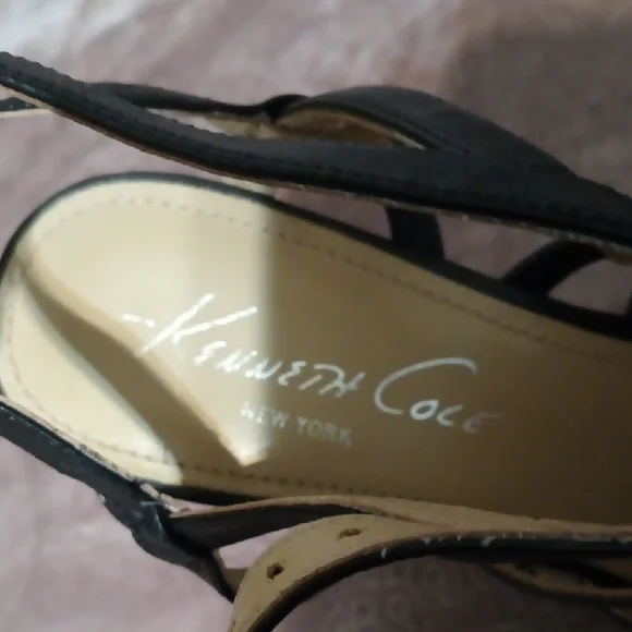 Kenneth Cole Creme Brulee Black Strappy Heels - Picture 3 of 7